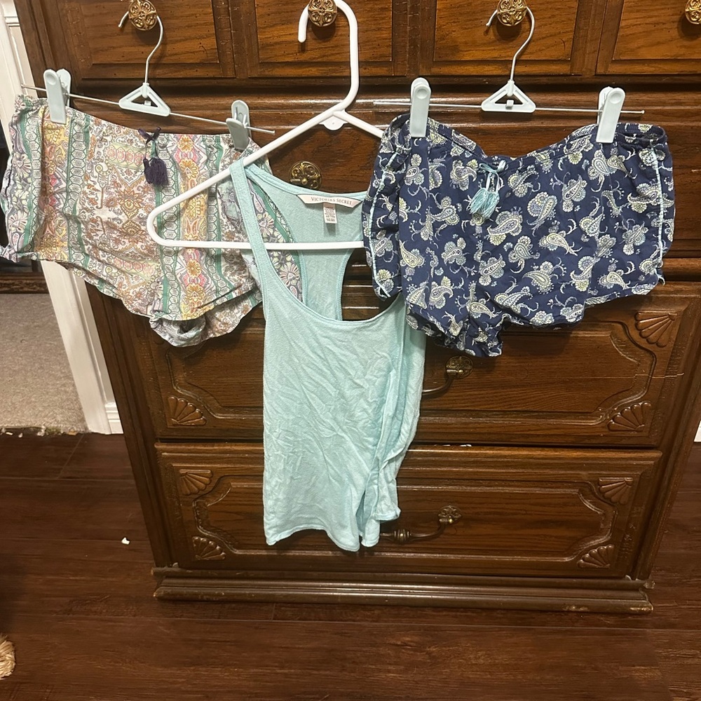Victoria's Secret Mint and Blue Paisley Pajama Set Size Small